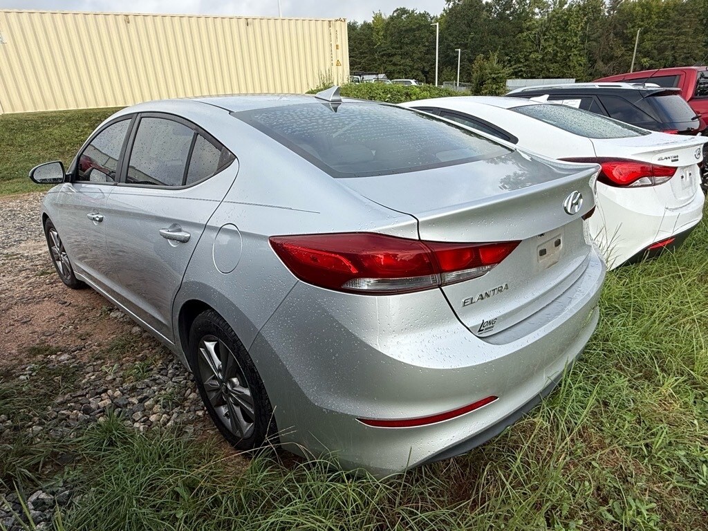 2017 Hyundai Elantra SE photo 4