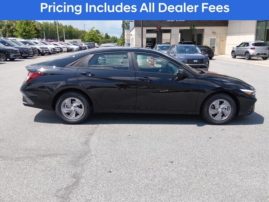 New 2026 Hyundai Elantra SE Sedan