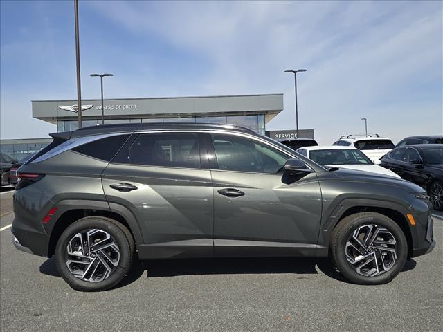 2025 Hyundai Tucson Hybrid Limited photo 2