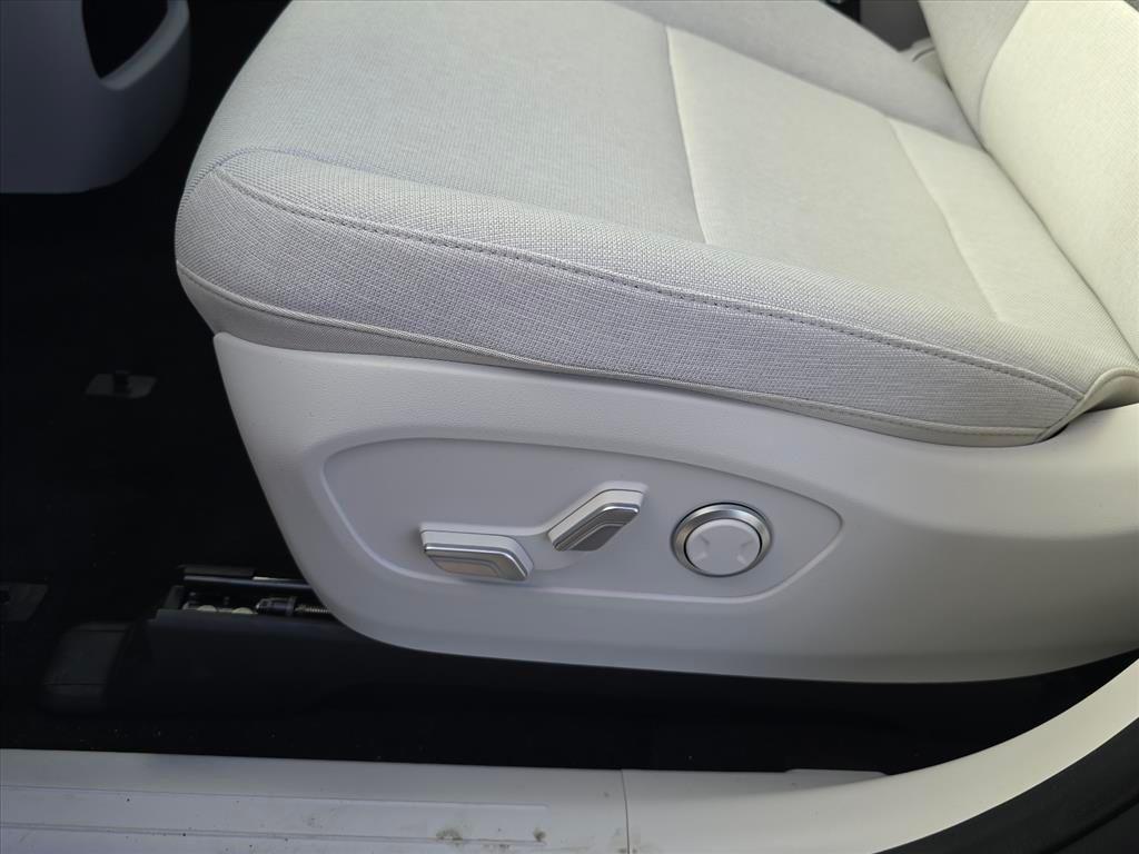 2026 Hyundai IONIQ 9 SE - Photo 16