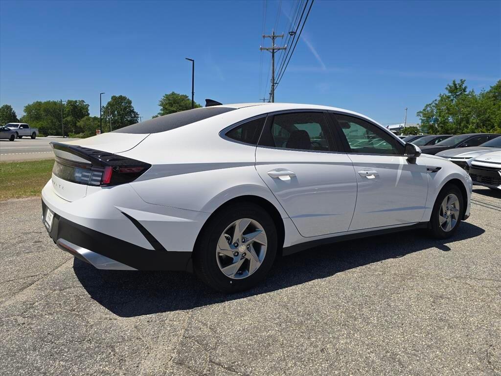 New 2026 Hyundai Sonata SE Sedan