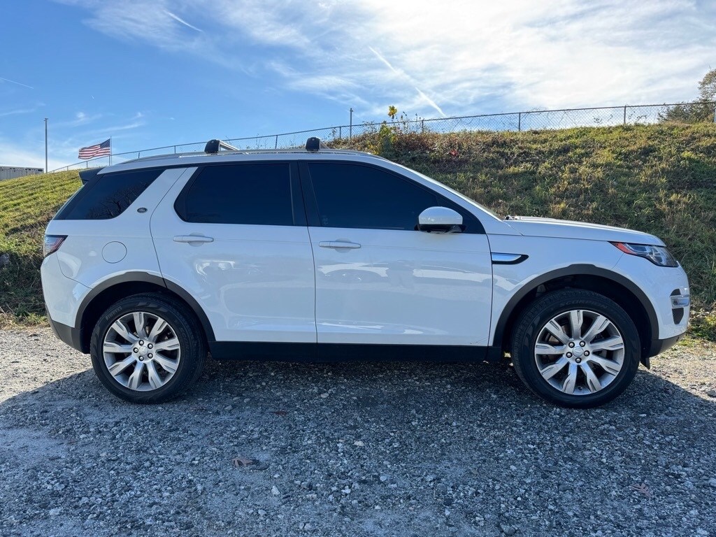 2016 Land Rover Discovery Sport HSE LUX photo 2