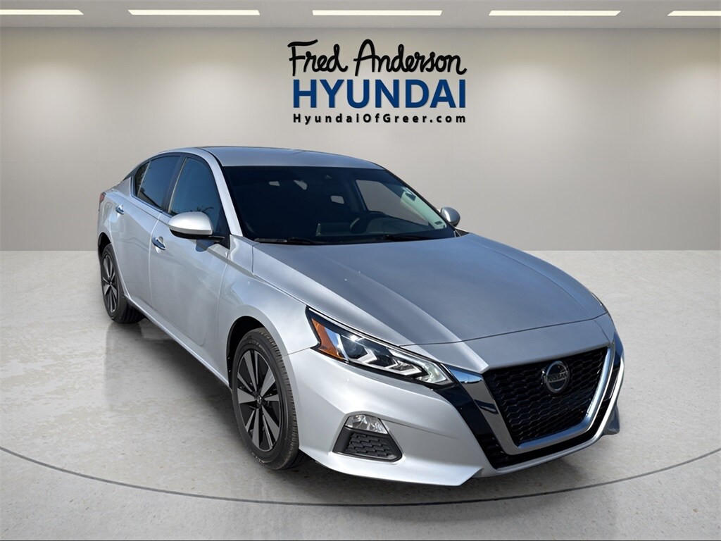 2022 Nissan Altima 2.5 SV photo 2