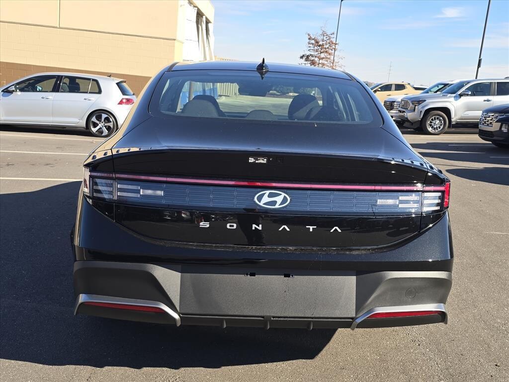 New 2026 Hyundai Sonata SE Sedan