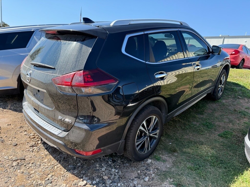 2020 Nissan Rogue SV photo 3
