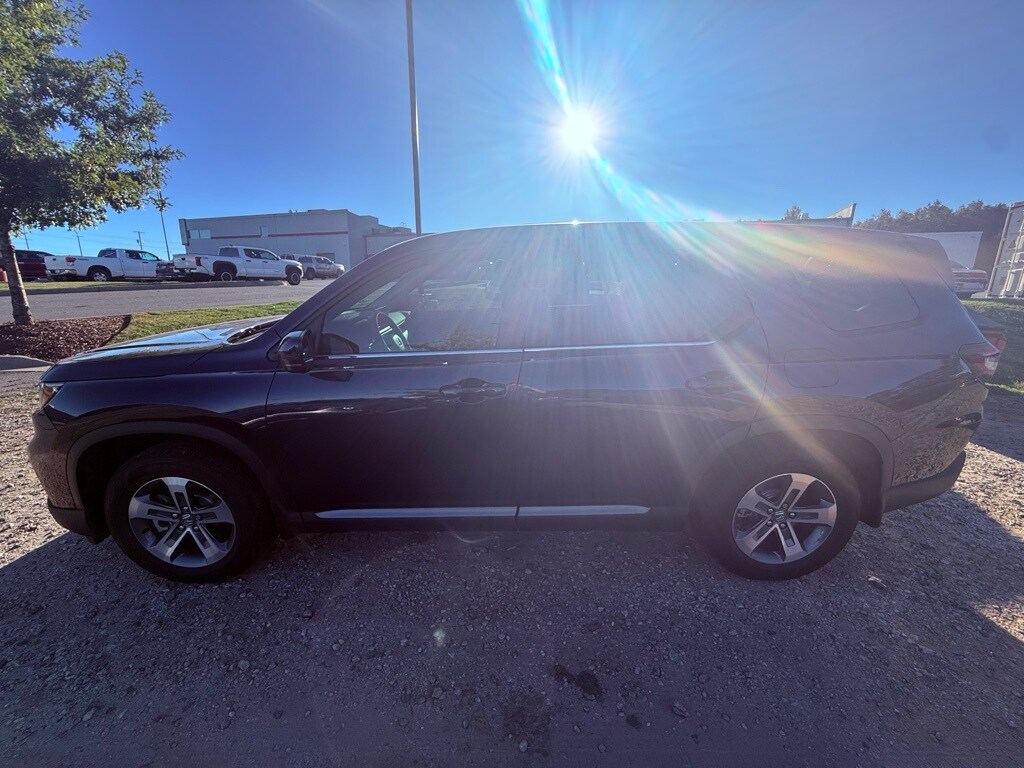 2025 Honda Pilot EX-L photo 3