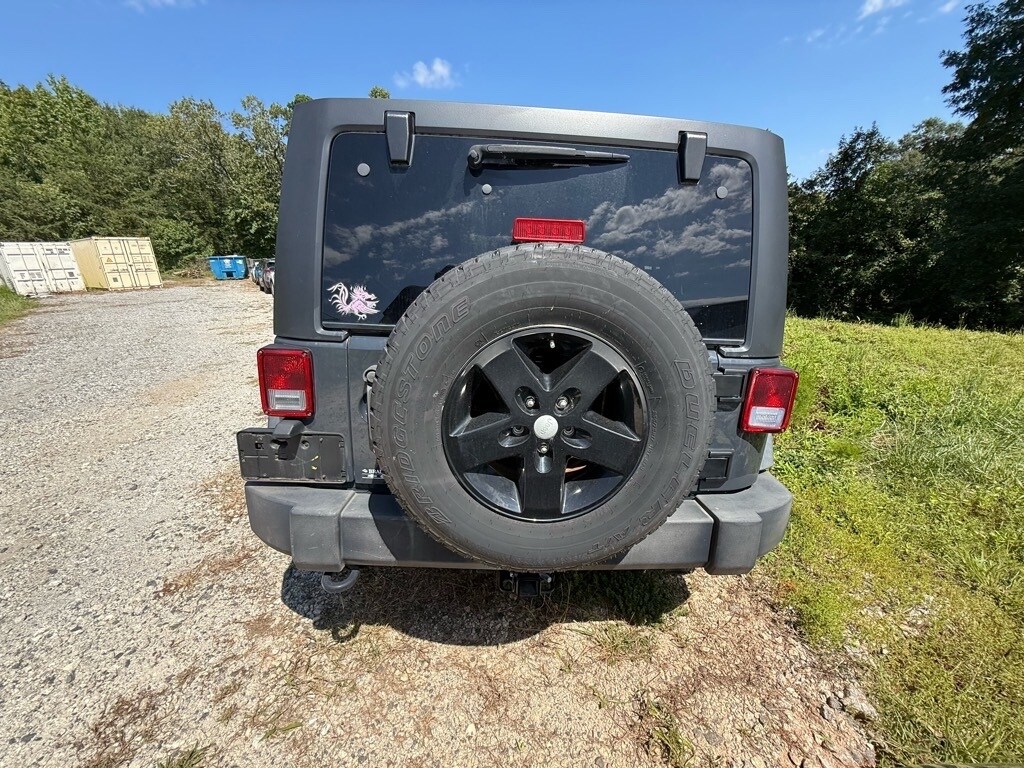 2017 Jeep Wrangler Unlimited Sport photo 3