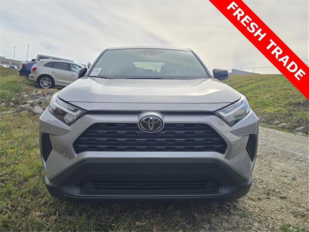 2024 Toyota RAV4 LE photo 2