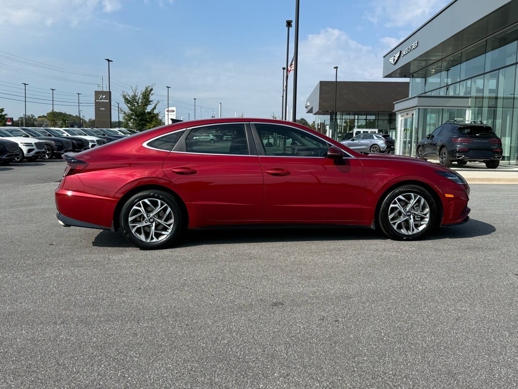 2023 Hyundai Sonata SEL photo 2