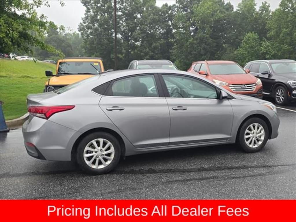 Used 2022 Hyundai Accent SEL Sedan