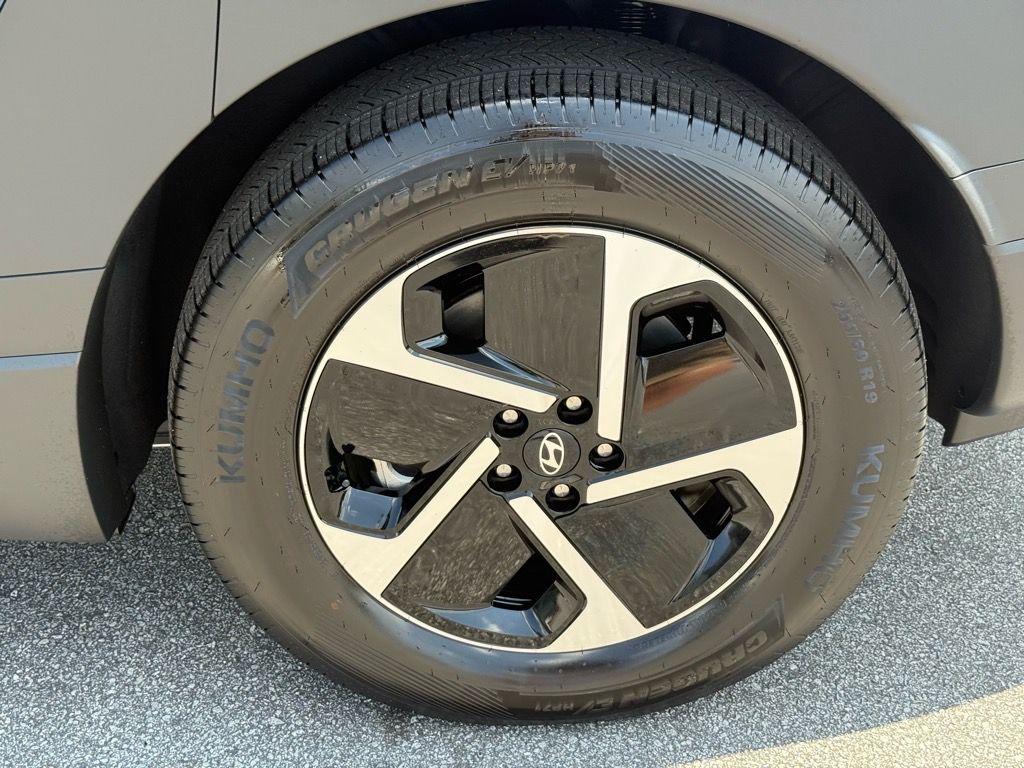 2026 Hyundai IONIQ 9 SE - Photo 14