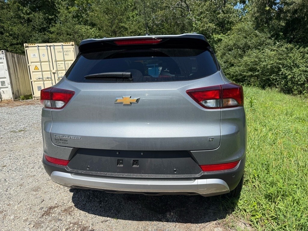 2024 Chevrolet Trailblazer LT photo 3