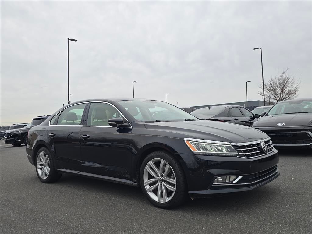 Used 2018 Volkswagen Passat 2.0T SE w/Technology Sedan