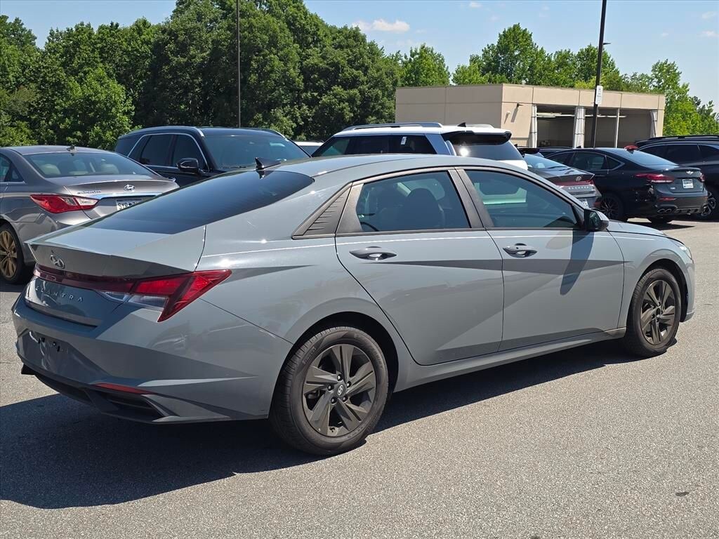 Used 2023 Hyundai Elantra SEL Sedan