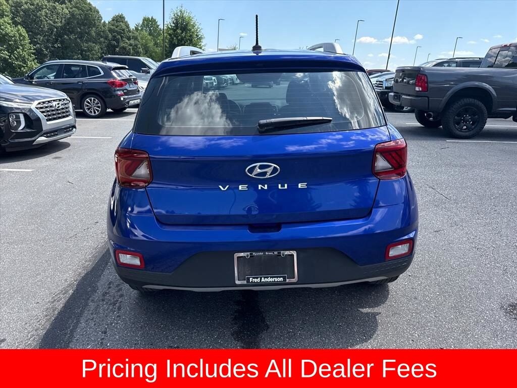 Used 2023 Hyundai Venue Limited SUV
