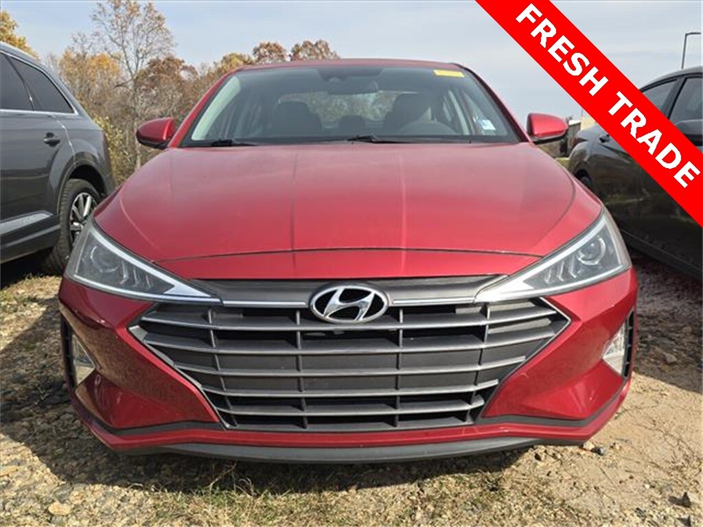 2020 Hyundai Elantra SEL photo 2