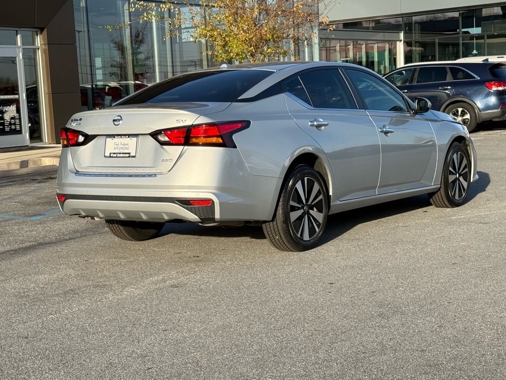 Used 2022 Nissan Altima 2.5 SV Sedan