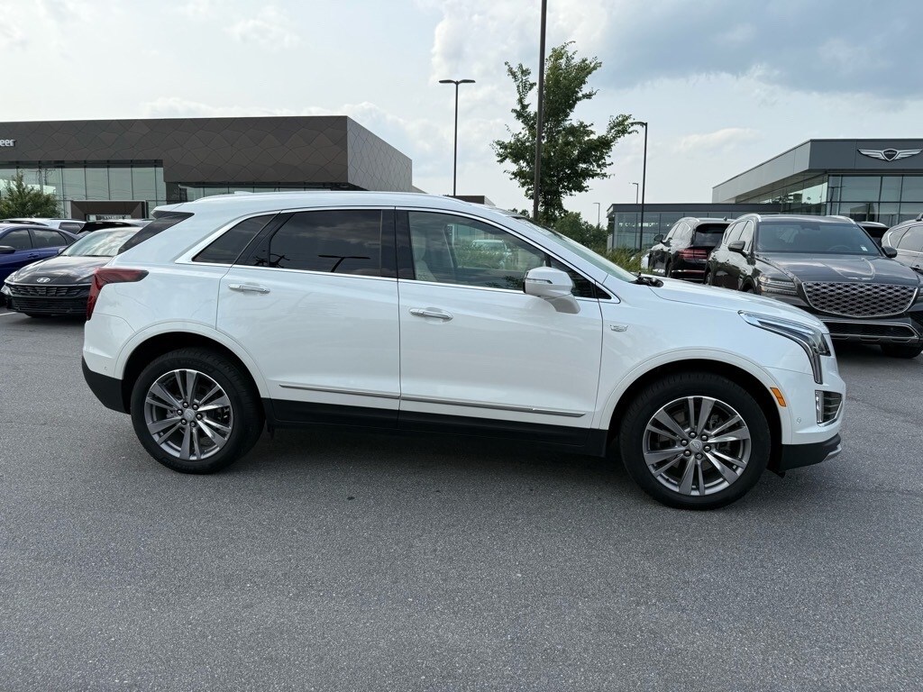 2024 Cadillac XT5 Premium Luxury photo 2
