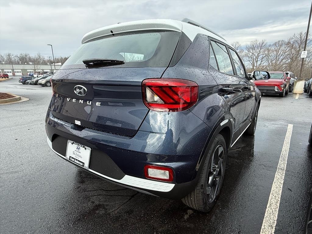 New 2026 Hyundai Venue SEL w/Two-Tone Roof SUV