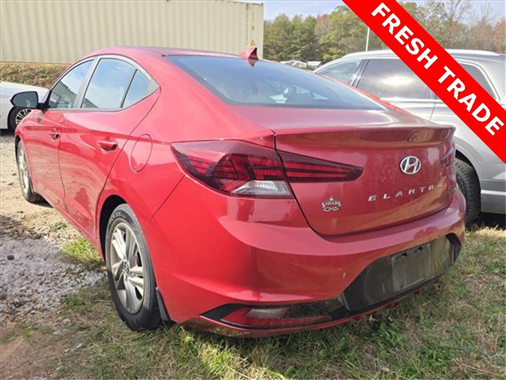 2020 Hyundai Elantra SEL photo 4