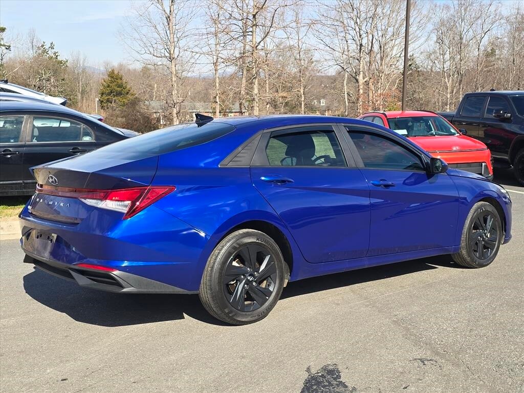 Used 2023 Hyundai Elantra SEL Sedan