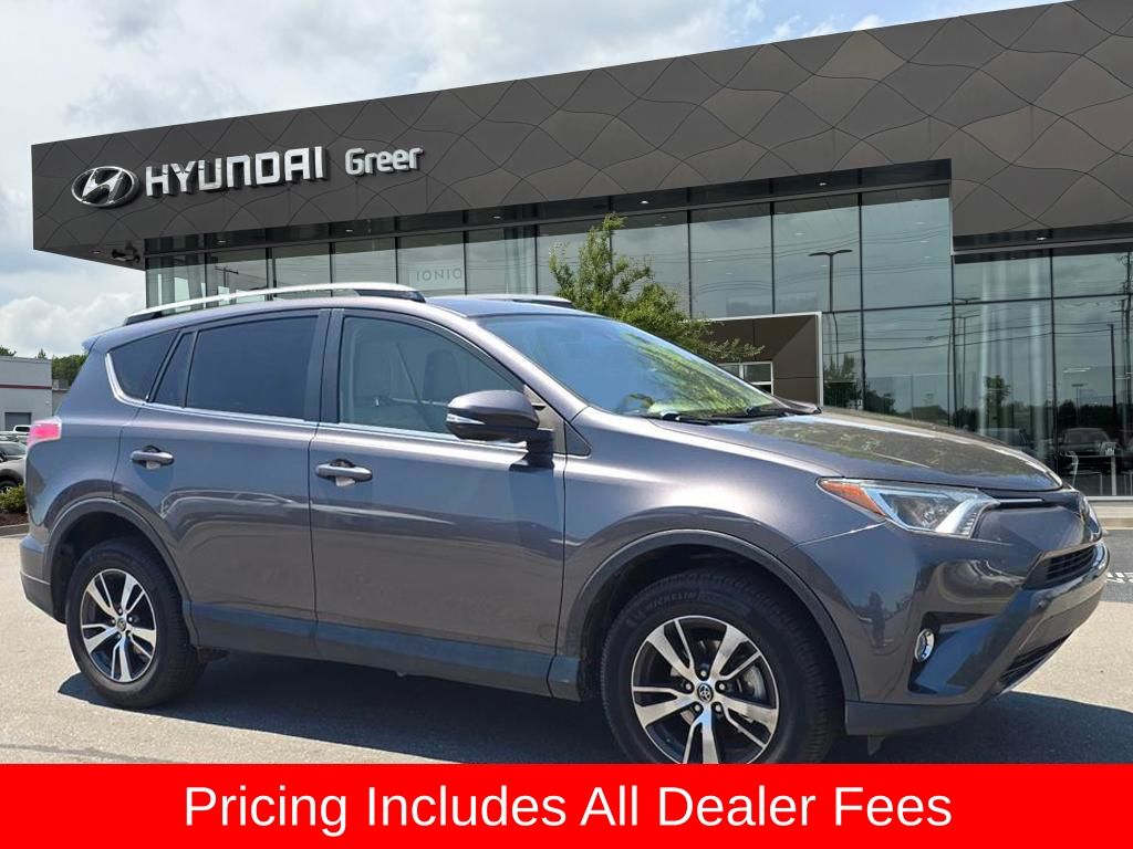 2017 Toyota RAV4 XLE's photo