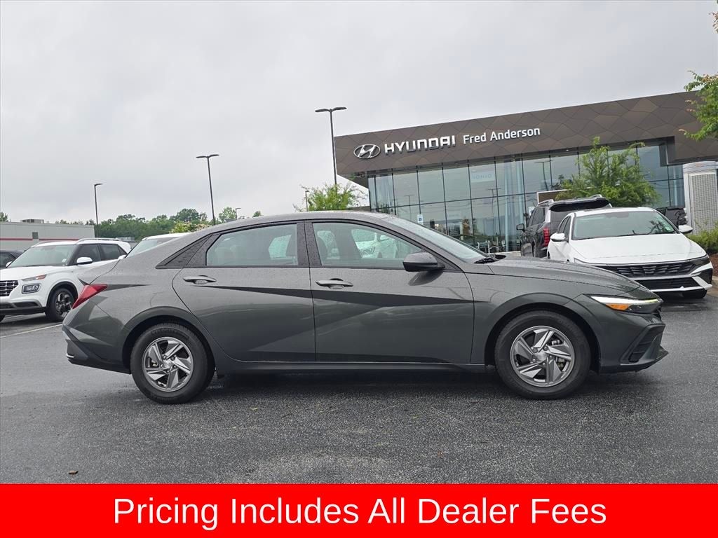 Used 2024 Hyundai Elantra SE Sedan