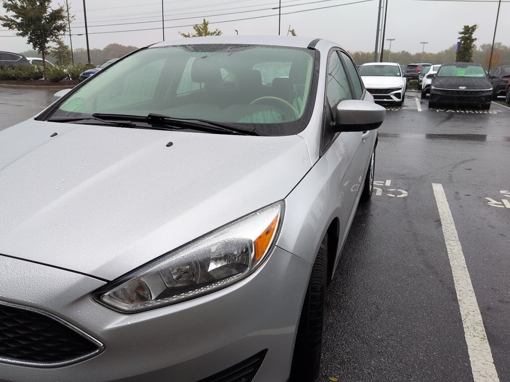Used 2018 Ford Focus SE Hatchback