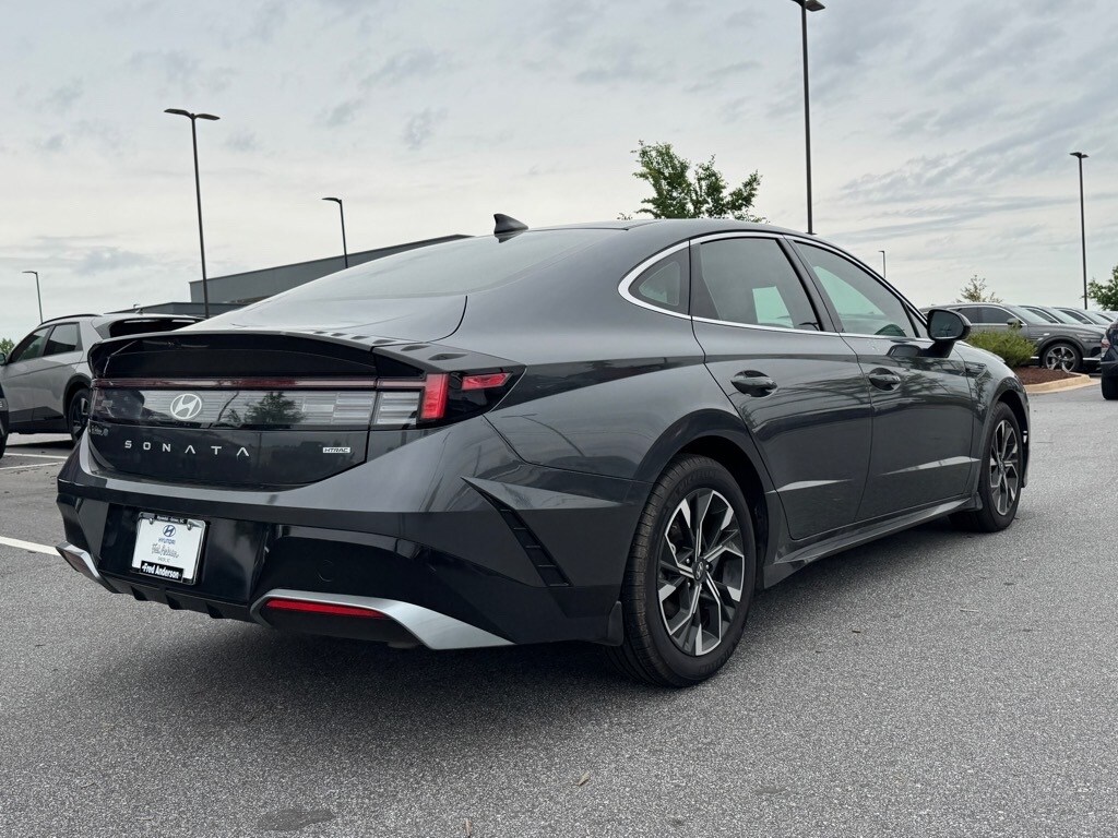 2024 Hyundai Sonata SEL photo 3