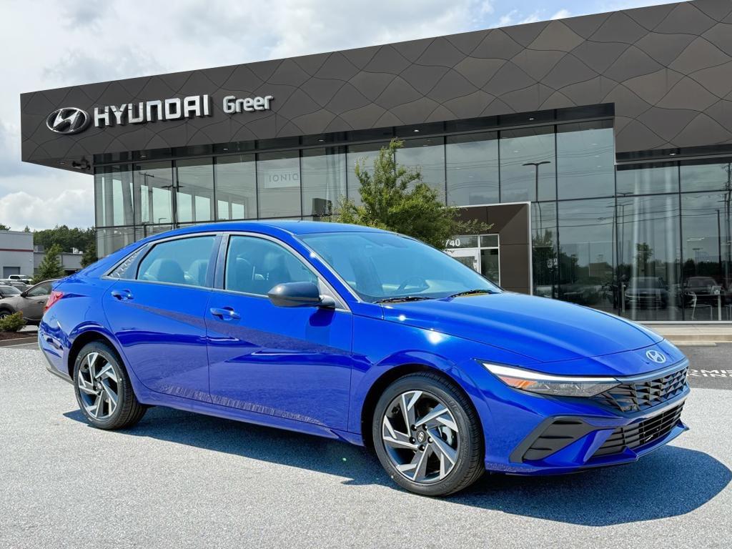 2025 Hyundai Elantra SEL's photo