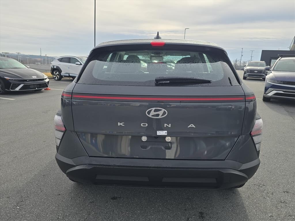 New 2026 Hyundai Kona SE FWD SUV