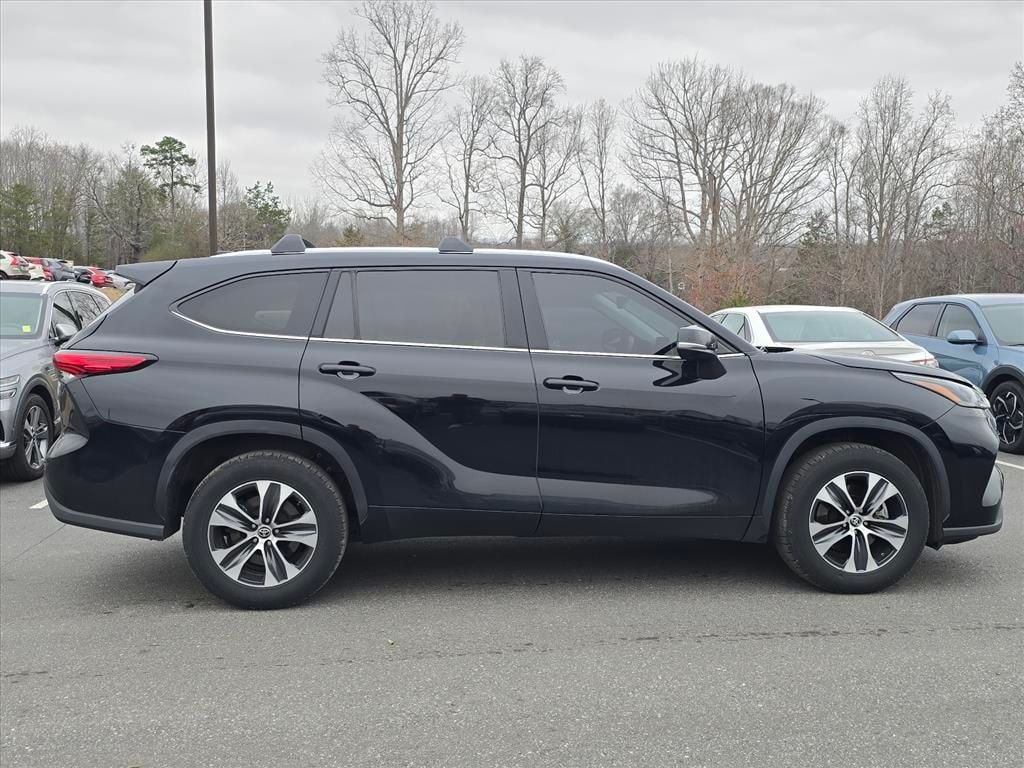 Used 2022 Toyota Highlander XLE SUV
