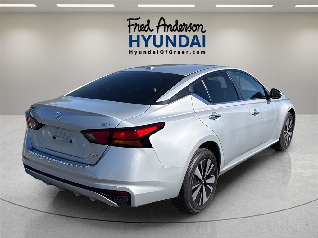 Used 2022 Nissan Altima 2.5 SV Sedan