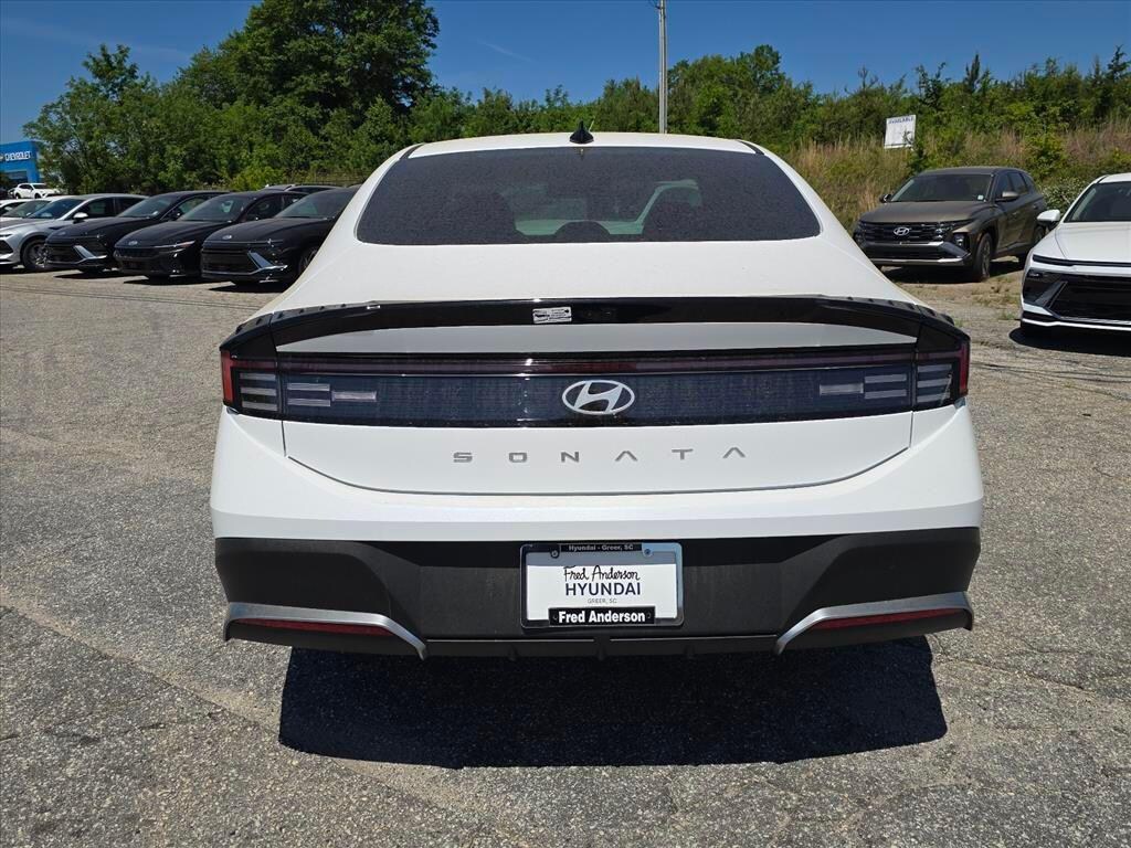 New 2026 Hyundai Sonata SE Sedan