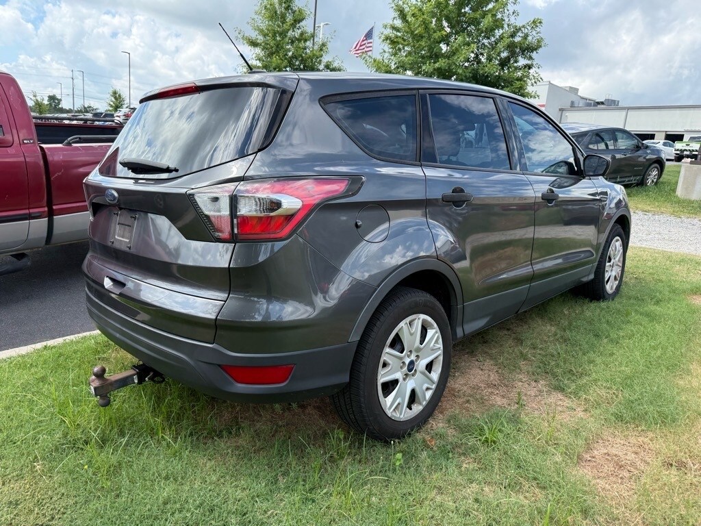 2017 Ford Escape S photo 2