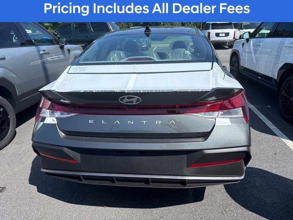 New 2026 Hyundai Elantra SE Sedan