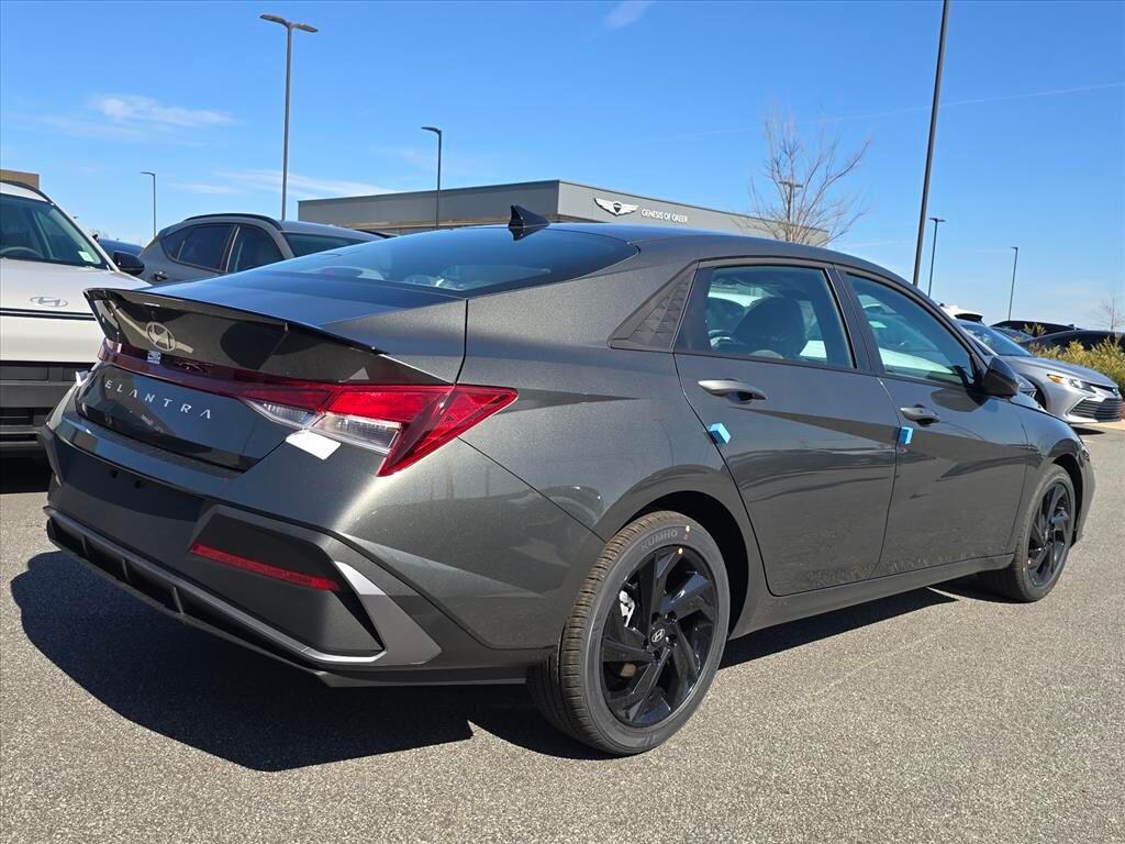 New 2026 Hyundai Elantra SEL Sport Sedan