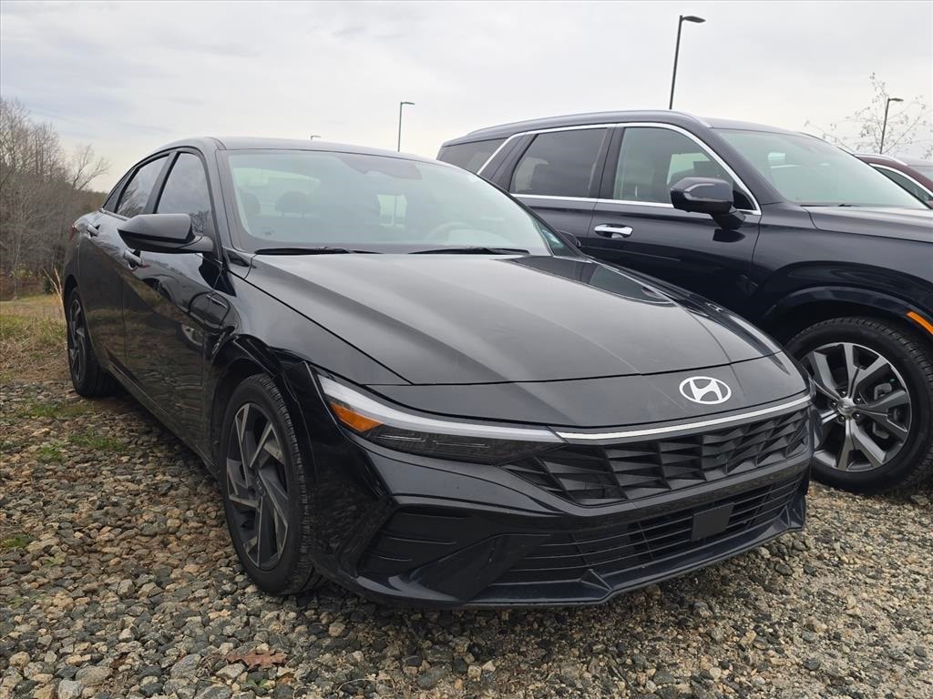 2024 Hyundai Elantra SEL's photo