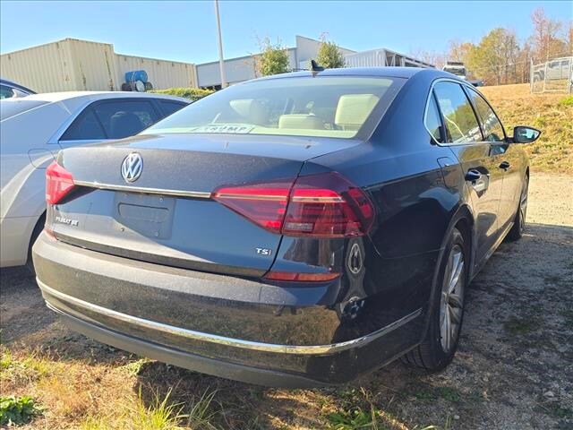 2018 Volkswagen Passat 2.0T SE photo 3