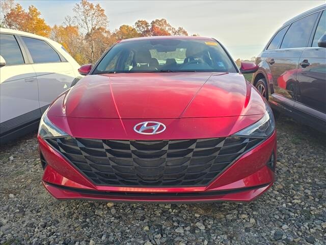 2021 Hyundai Elantra SEL photo 2