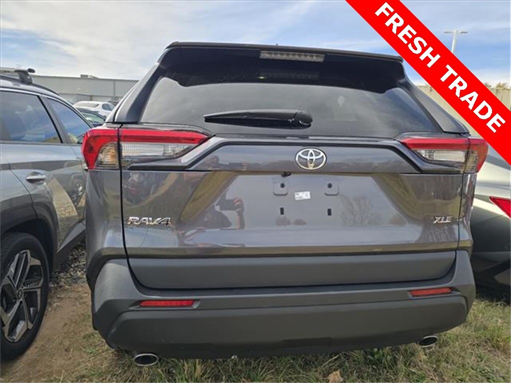 2024 Toyota RAV4 XLE Premium photo 2