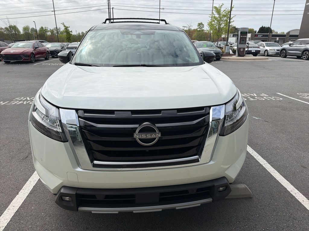 2022 Nissan Pathfinder SL