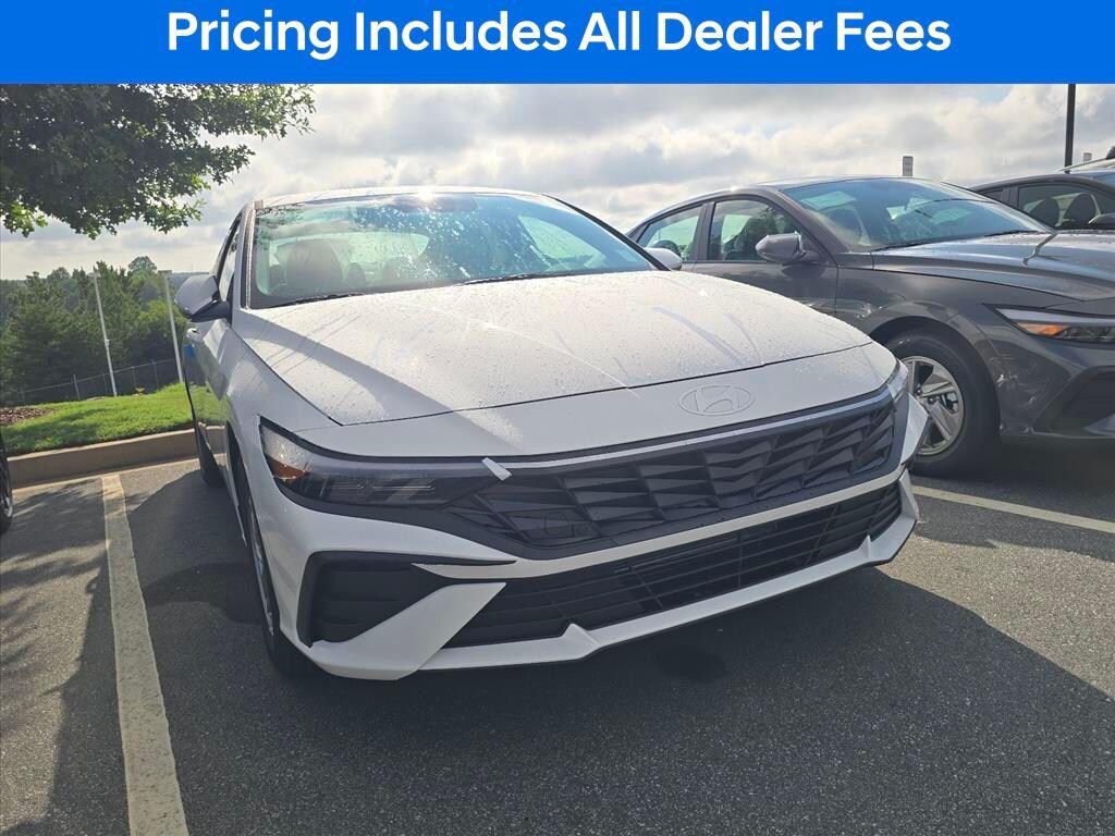 New 2026 Hyundai Elantra SE Sedan