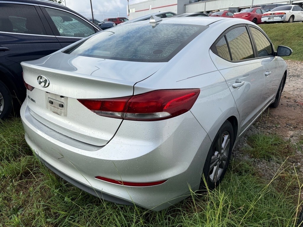 2017 Hyundai Elantra SE photo 2