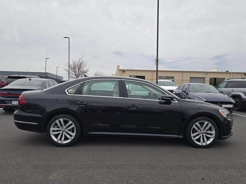 Used 2018 Volkswagen Passat 2.0T SE w/Technology Sedan