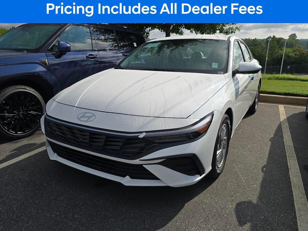New 2026 Hyundai Elantra SE Sedan