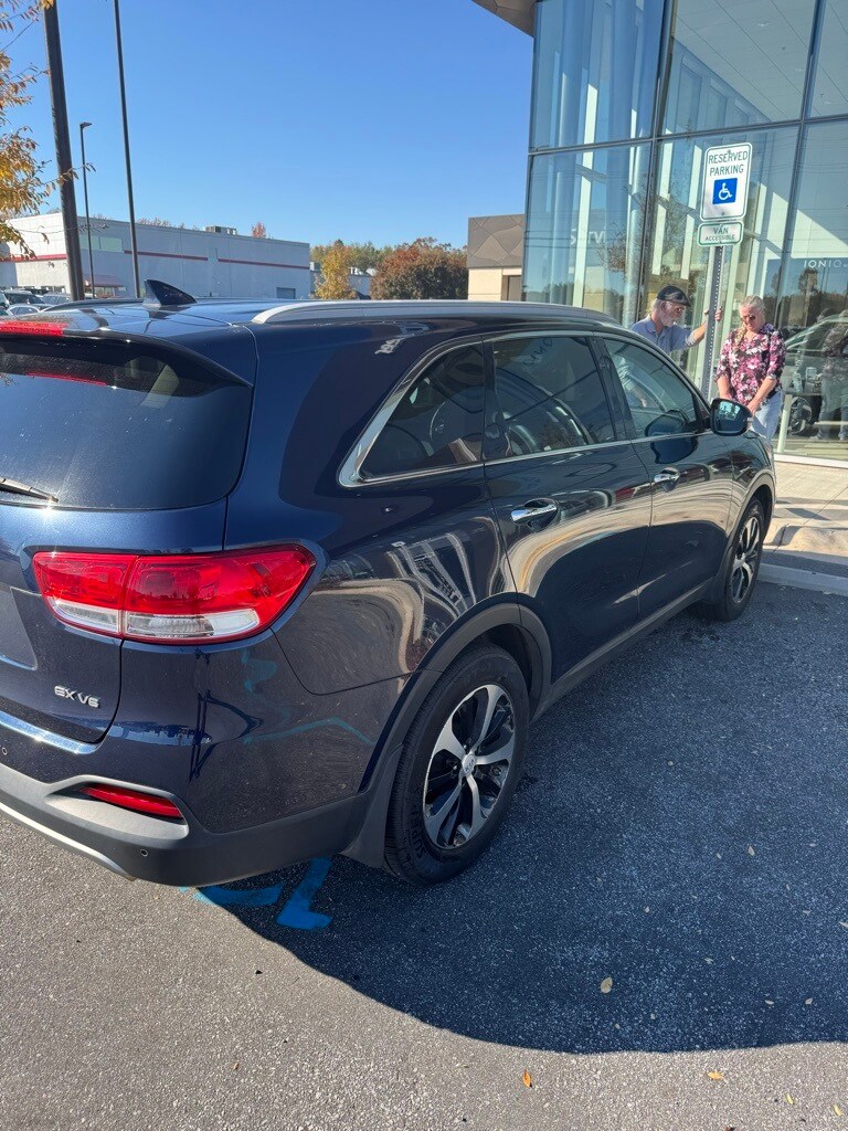 2018 Kia Sorento EX photo 2