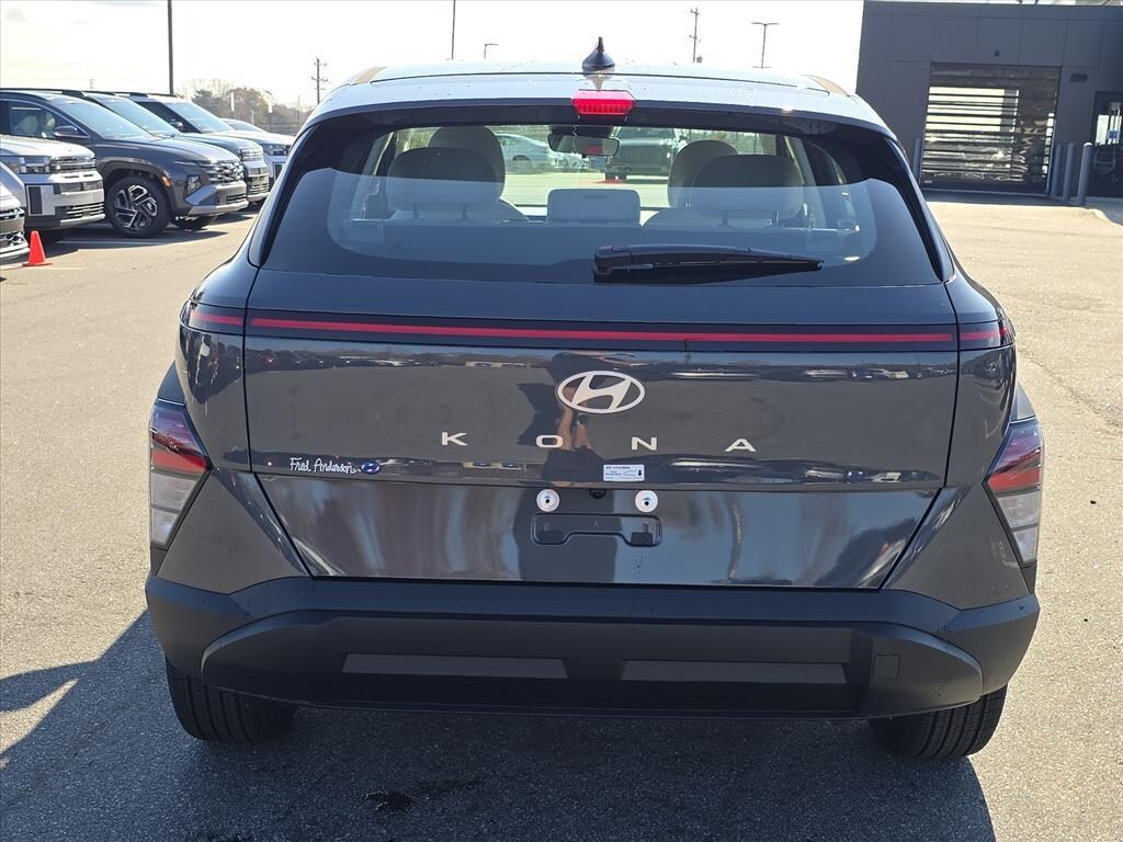 New 2026 Hyundai Kona SE FWD SUV