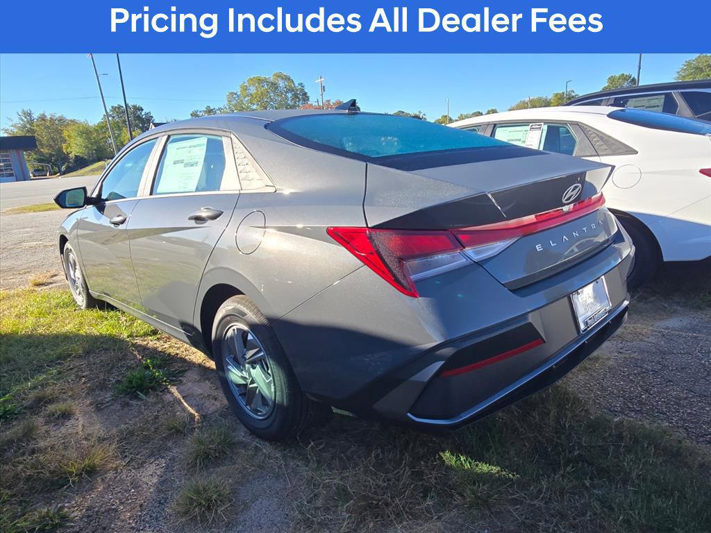 New 2026 Hyundai Elantra SE Sedan