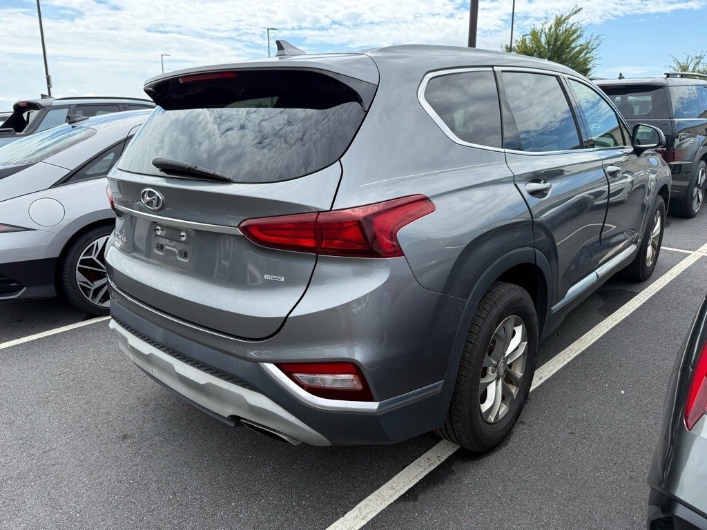 2019 Hyundai Santa Fe SEL photo 2
